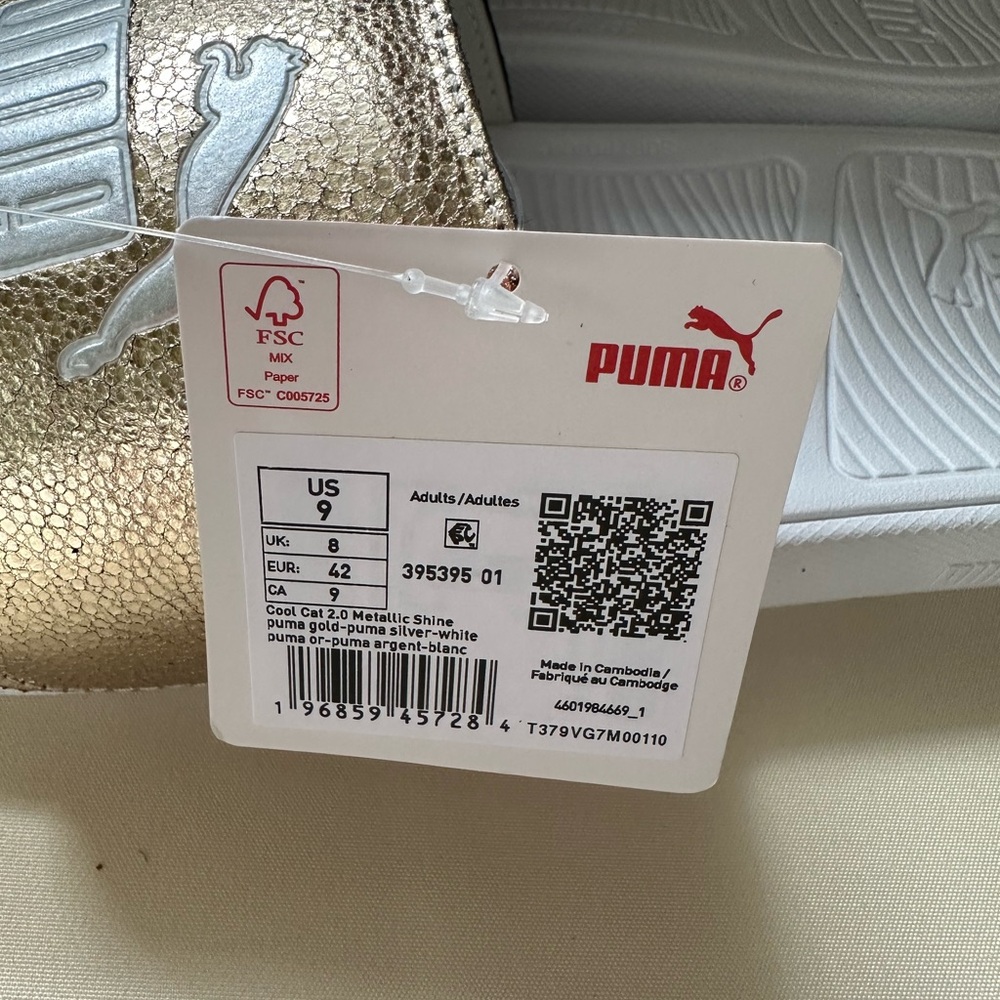 NWT PUMA Cool Cat 2.0 Slide Sandal
(Women) 9M
PUMA GOLD-PUMA SILVER-WHITE COLOR - Picture 5 of 5